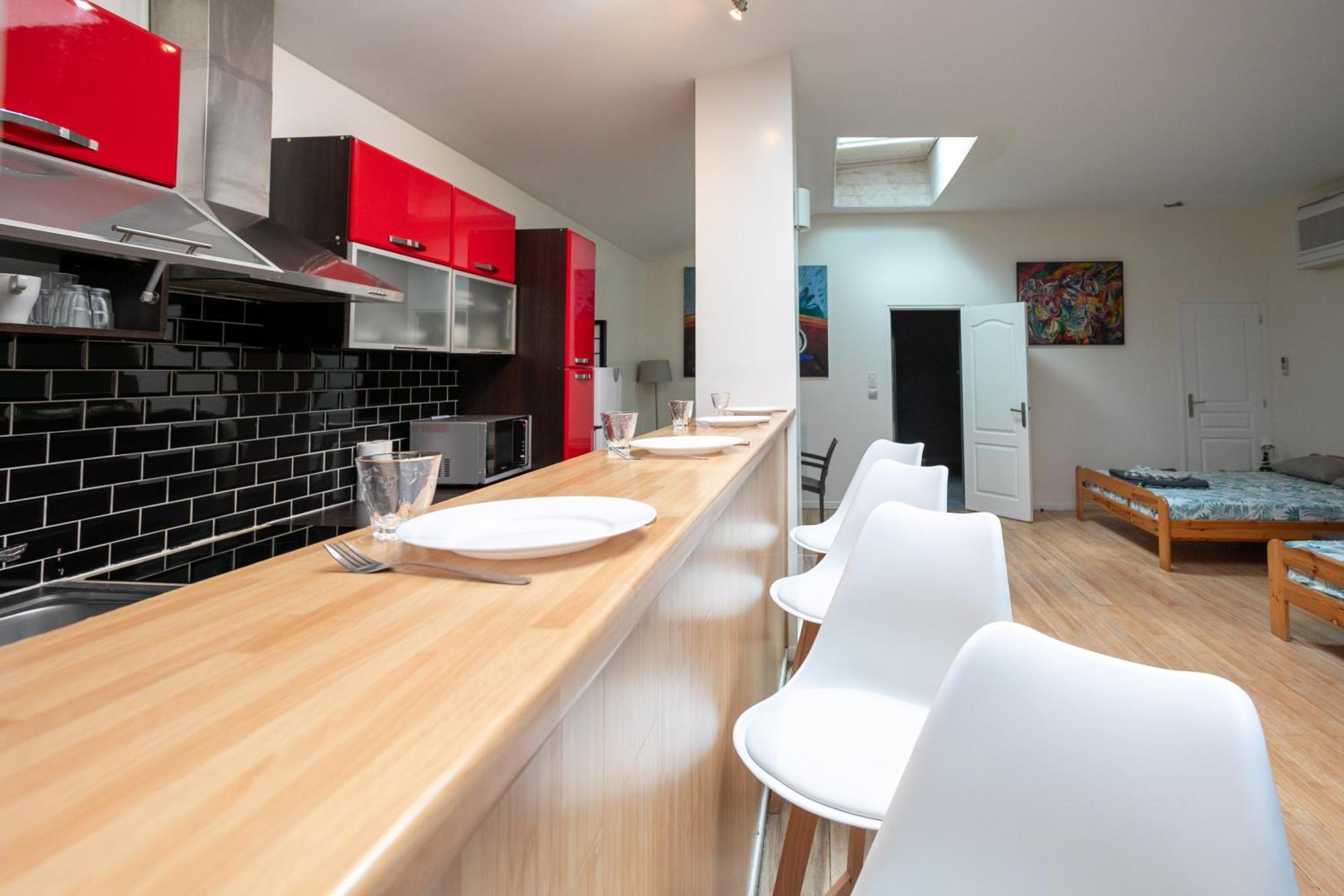 Paris East Side Lodge Pantin Bagian luar foto