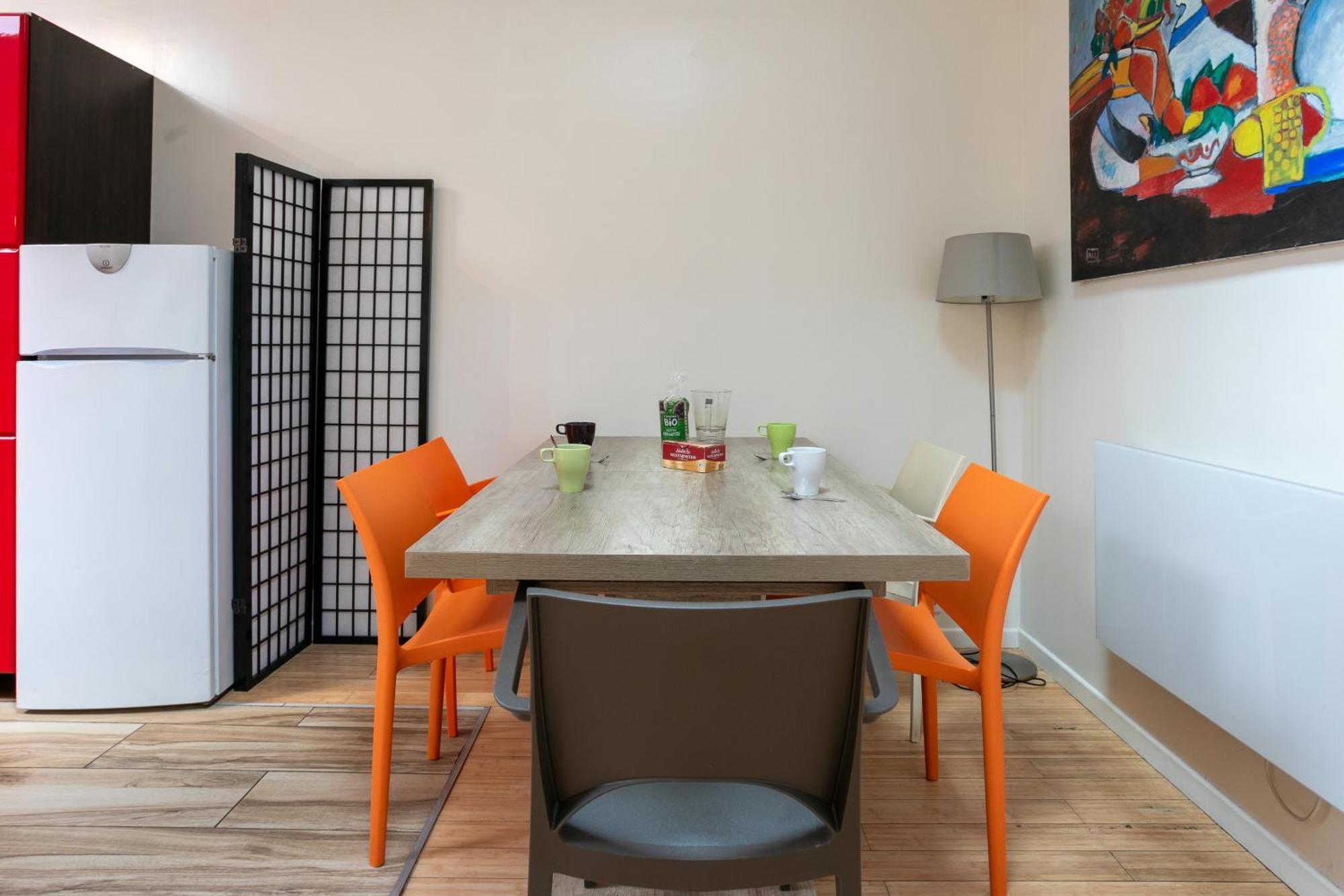 Paris East Side Lodge Pantin Bagian luar foto