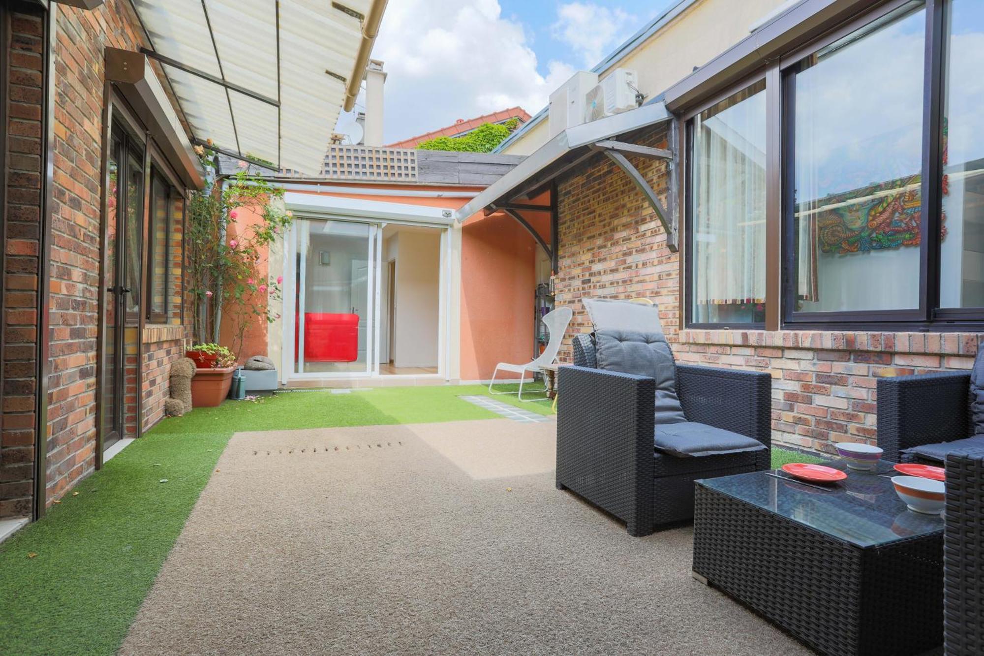 Paris East Side Lodge Pantin Bagian luar foto