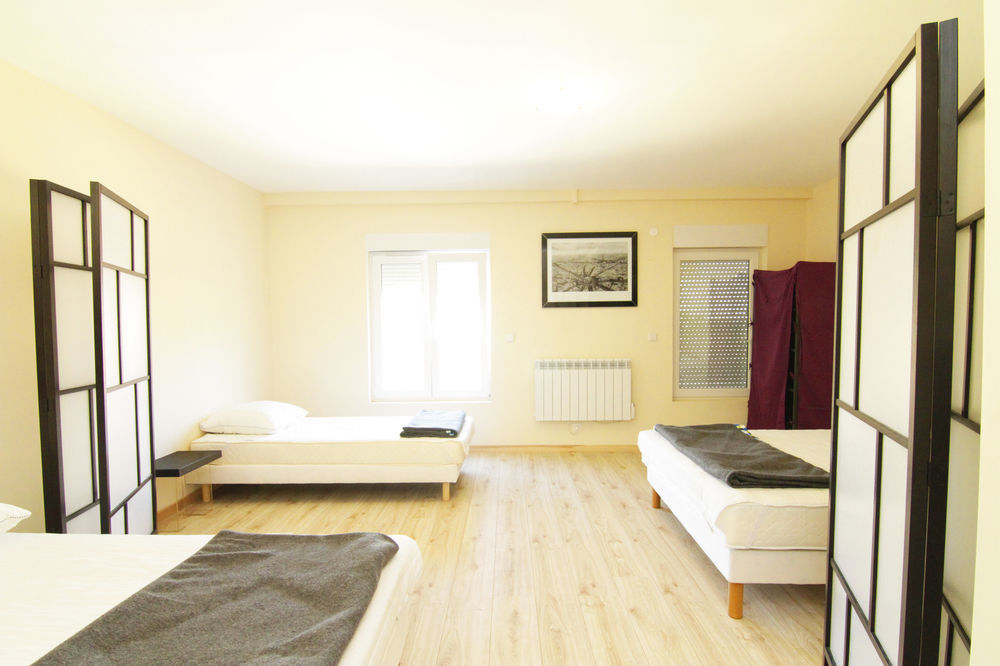 Paris East Side Lodge Pantin Bagian luar foto