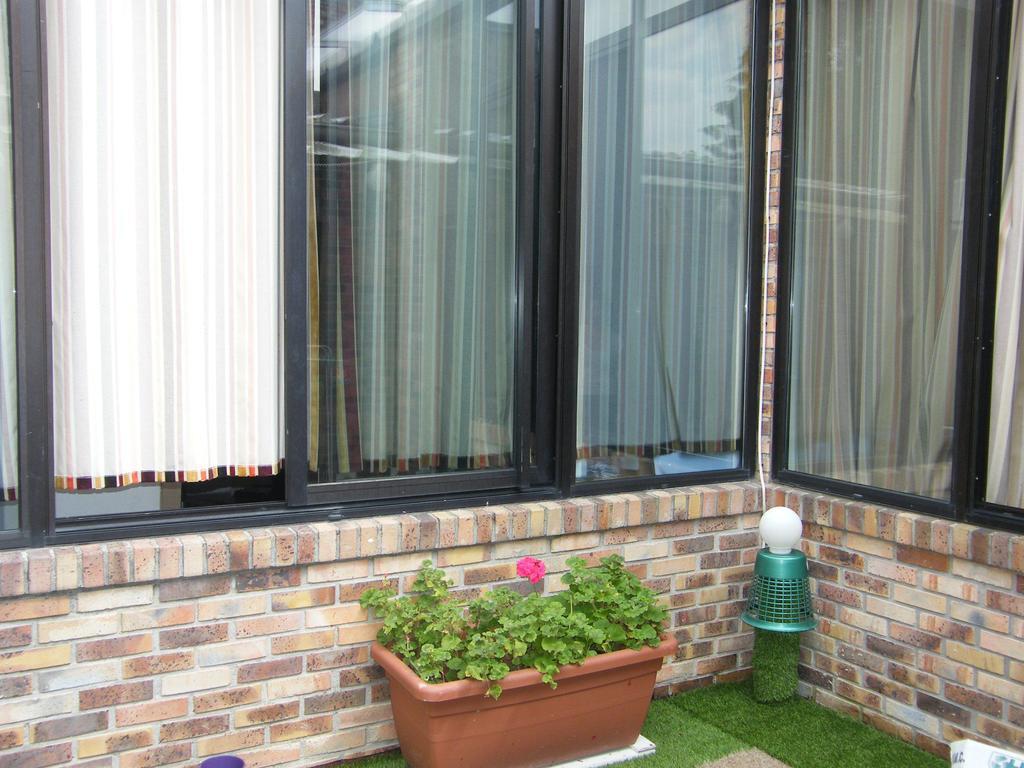 Paris East Side Lodge Pantin Ruang foto